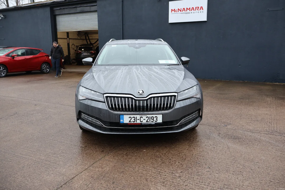 Skoda Superb Combi Huge Spec Exceptional Condition - Image 4