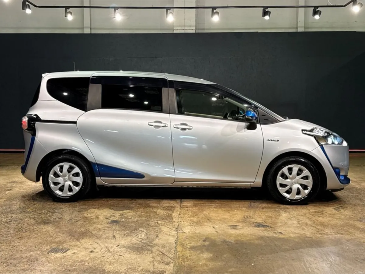 Toyota Sienta 1.5 HYBRID AUTOMATIC - G EDITION - 7 - Image 3