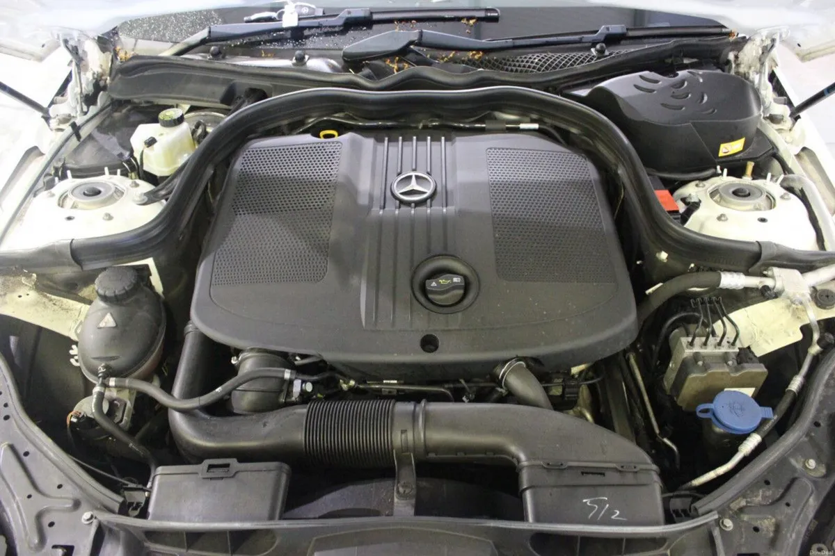 Mercedes-Benz E-Class E220 BLUETEC AMG SPORT AUTO - Image 4