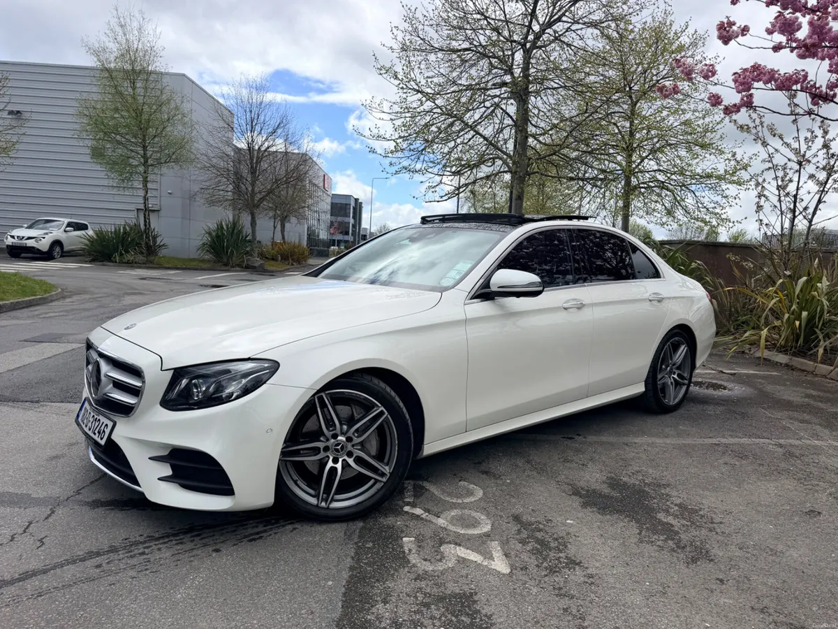 182!Mercedes-Benz E-Class E220 D AMG Premium Plus - Image 4
