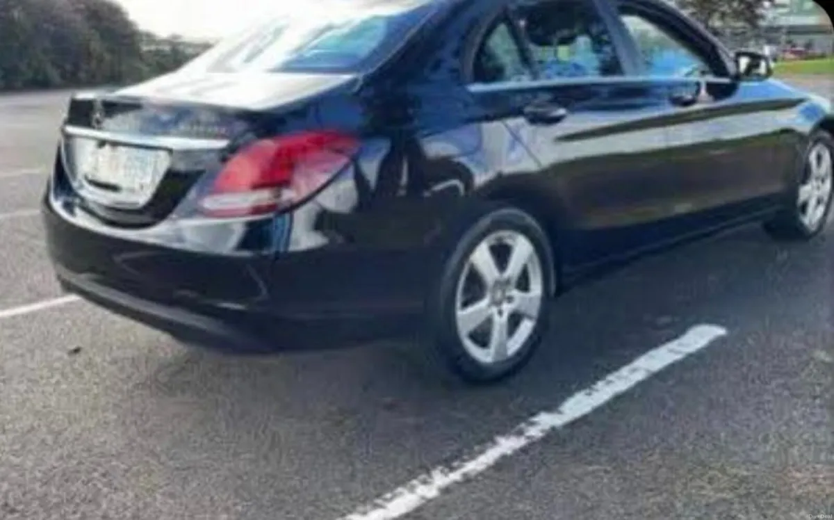 Mercedes-Benz C-Class 2015 - Image 2