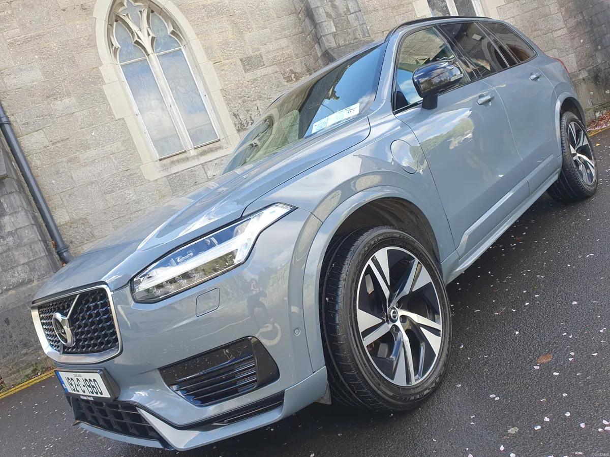 Volvo XC90 2019 // R Design // T8 Plug In Hybrid - Image 3