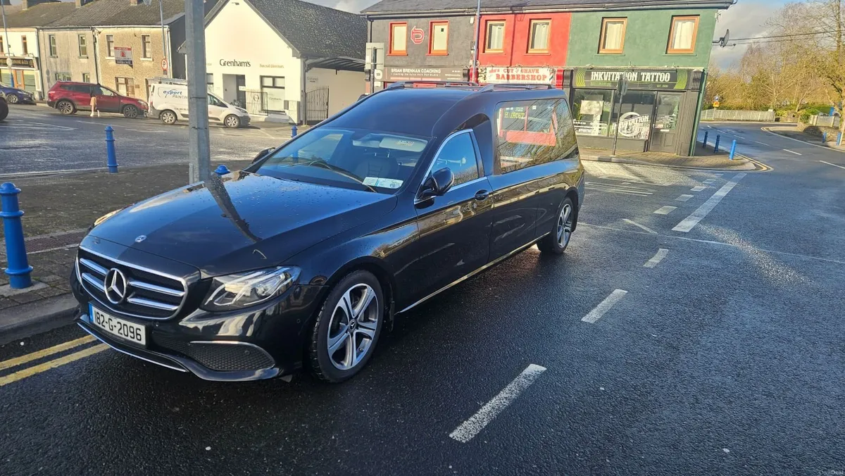 2018 Mercedes-Benz Hearse - Image 4