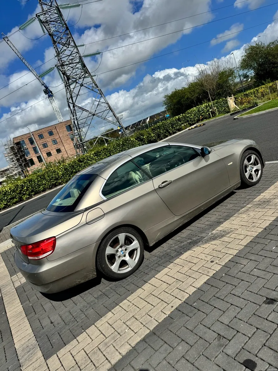 2008 BMW 320i Convertible Automatic - Image 2