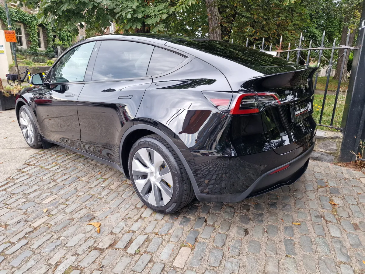 2025 (251) Tesla Model Y Long Range - Image 2