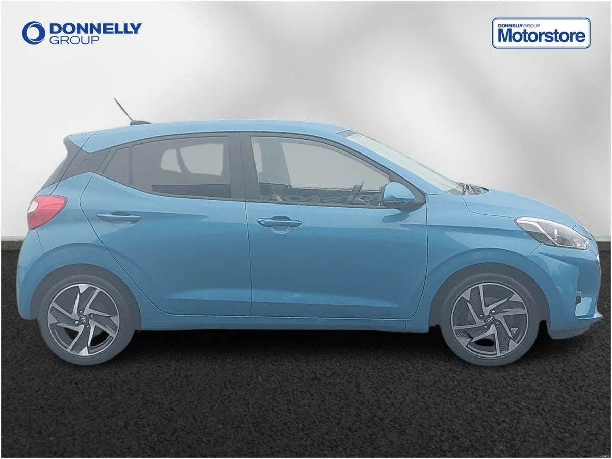 Hyundai i10 Hatchback Premium - Image 3