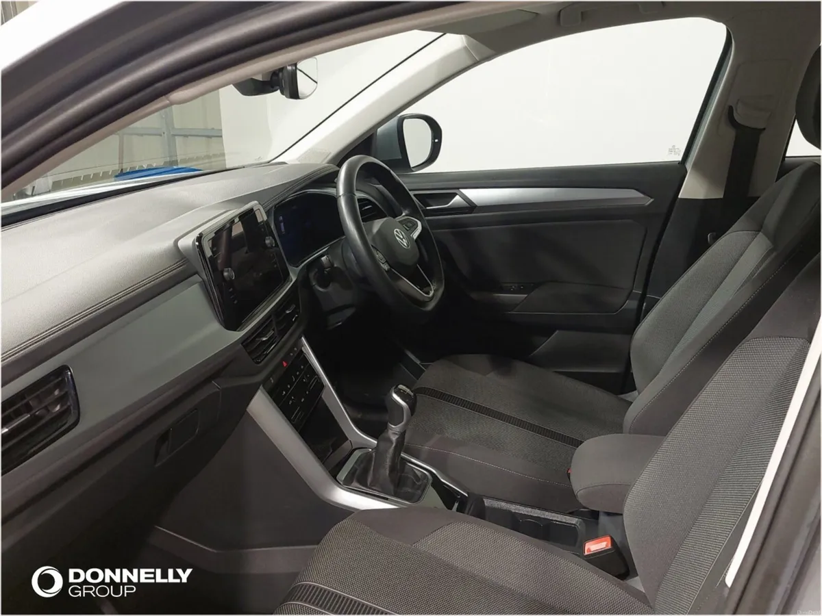 Volkswagen T-roc Hatchback Life - Image 2