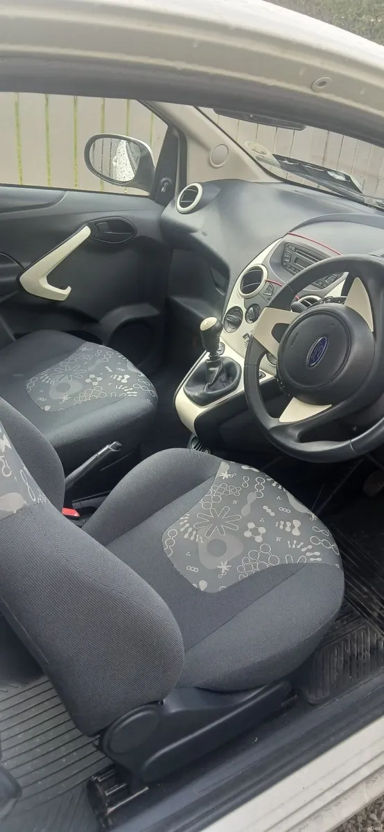 Ford KA 2013 - Image 2
