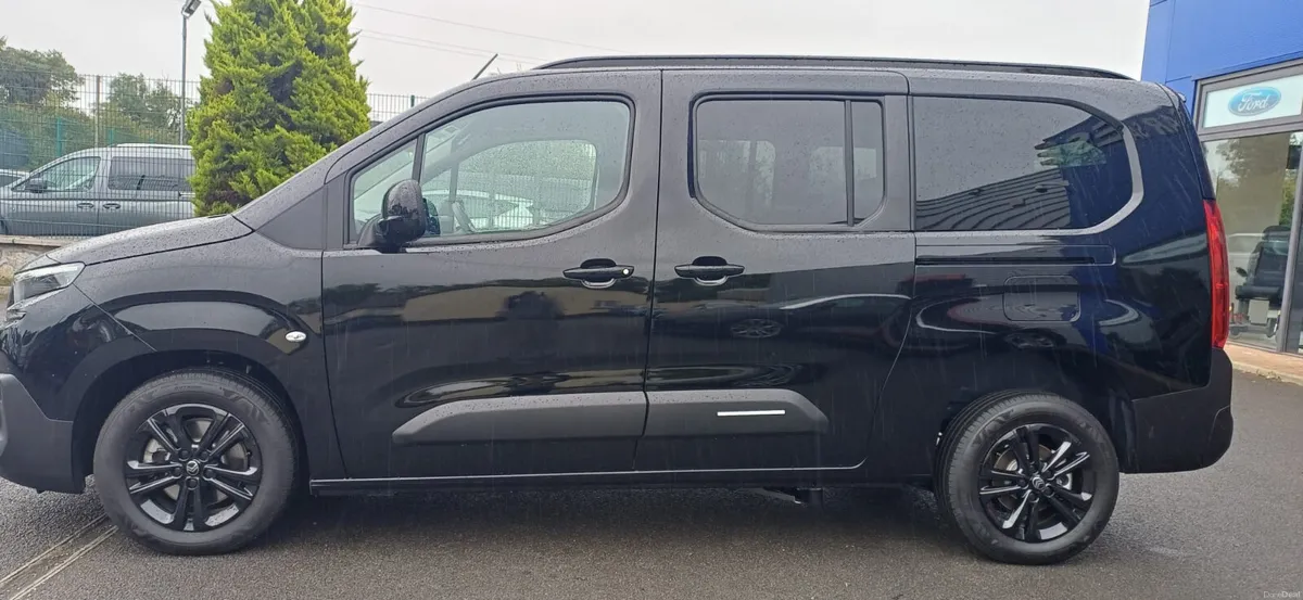 Wheelchair Taxi 7 seat auto Citroen Berlingo - Image 3