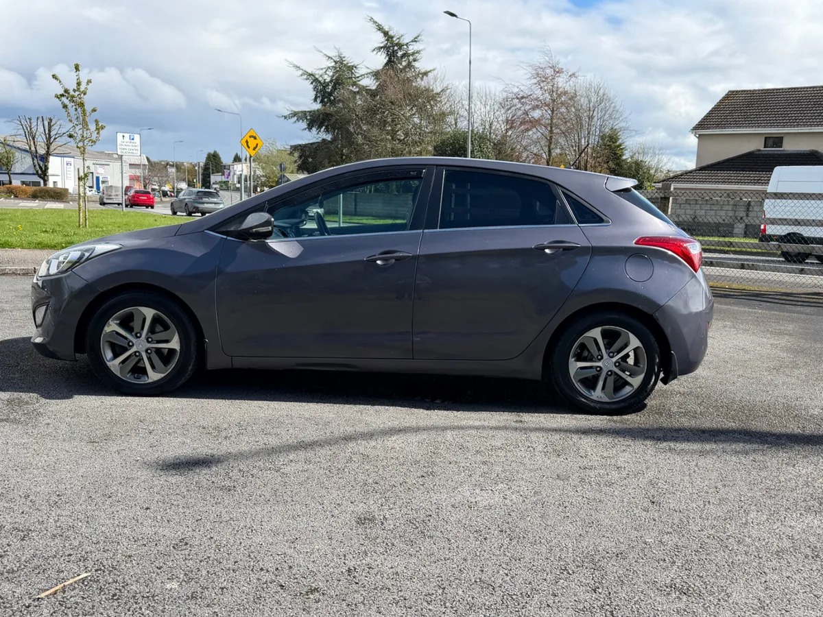 ABSOLUTELY IMMACULATE 2016 HYUNDAI I30 - Image 4