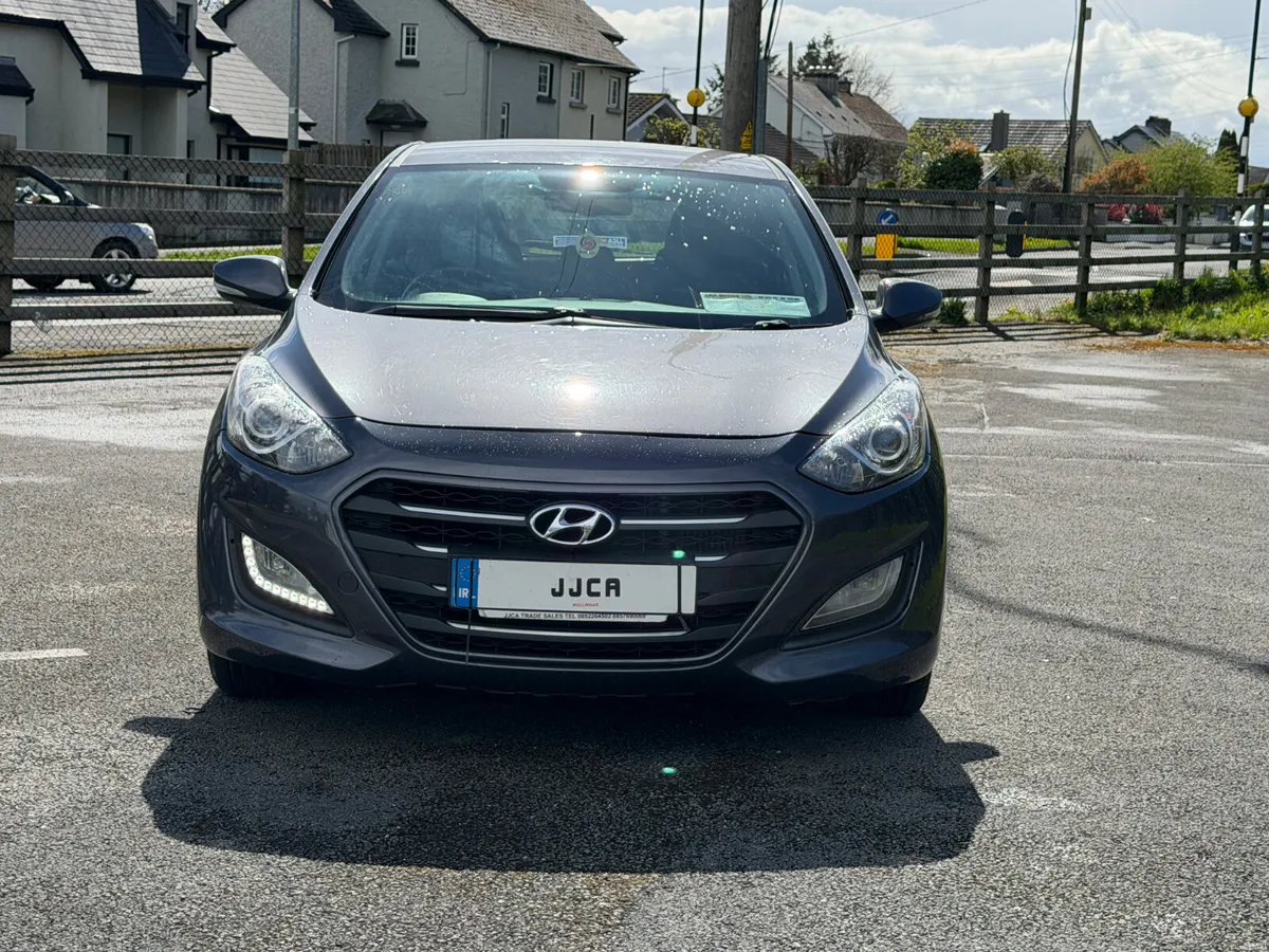 ABSOLUTELY IMMACULATE 2016 HYUNDAI I30 - Image 2