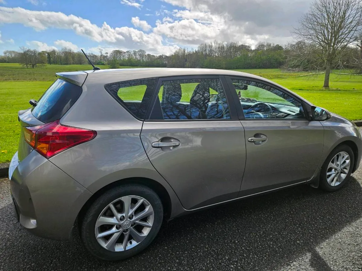 Toyota Auris - Image 1