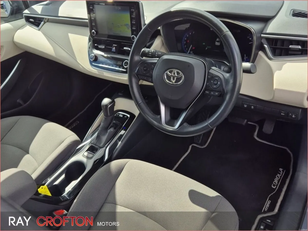 Toyota Corolla 1.8 Hybrid Luna Sport Saloon - Image 3