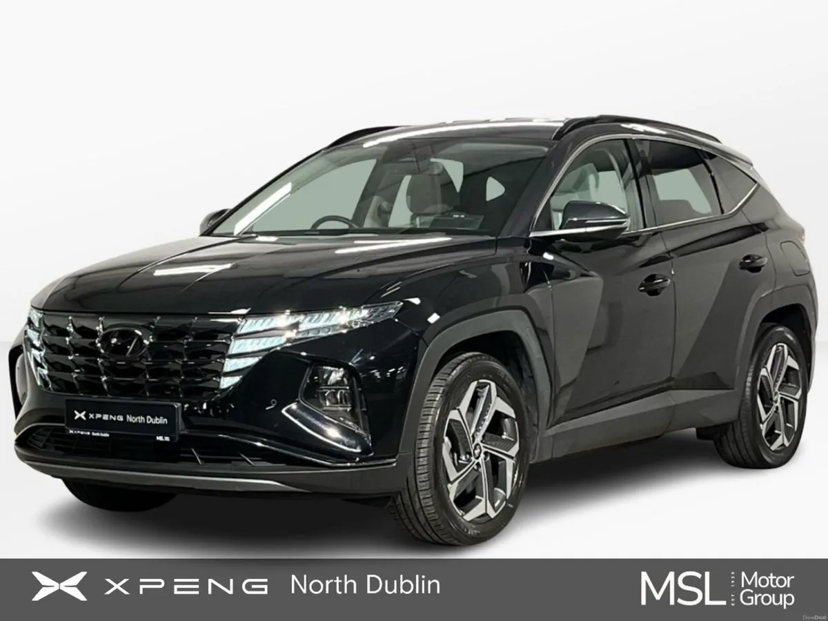 Hyundai Tucson Executive Plus 1.6 PHEV - Reversing - Image 1