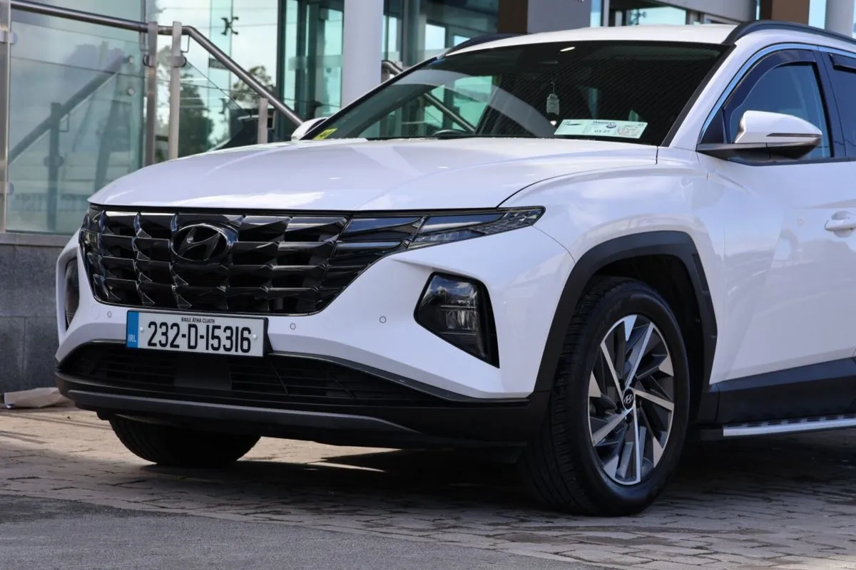 Hyundai Tucson 2WD Executive Plus, Low Mileage - Image 3