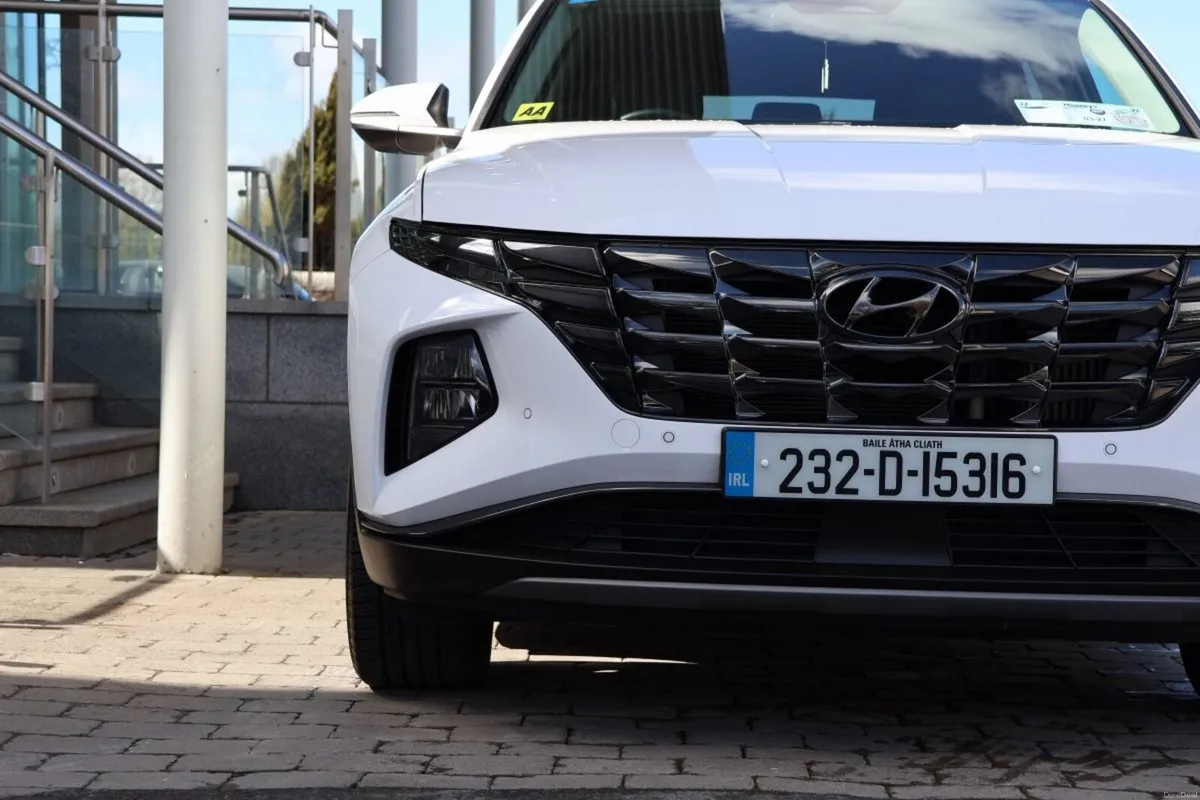 Hyundai Tucson 2WD Executive Plus, Low Mileage - S - Image 6
