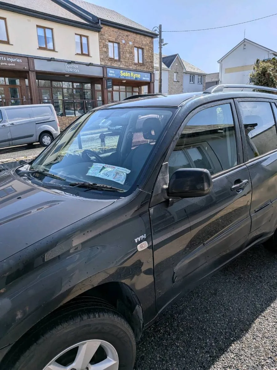 Toyota Rav 4 2005 - Image 2