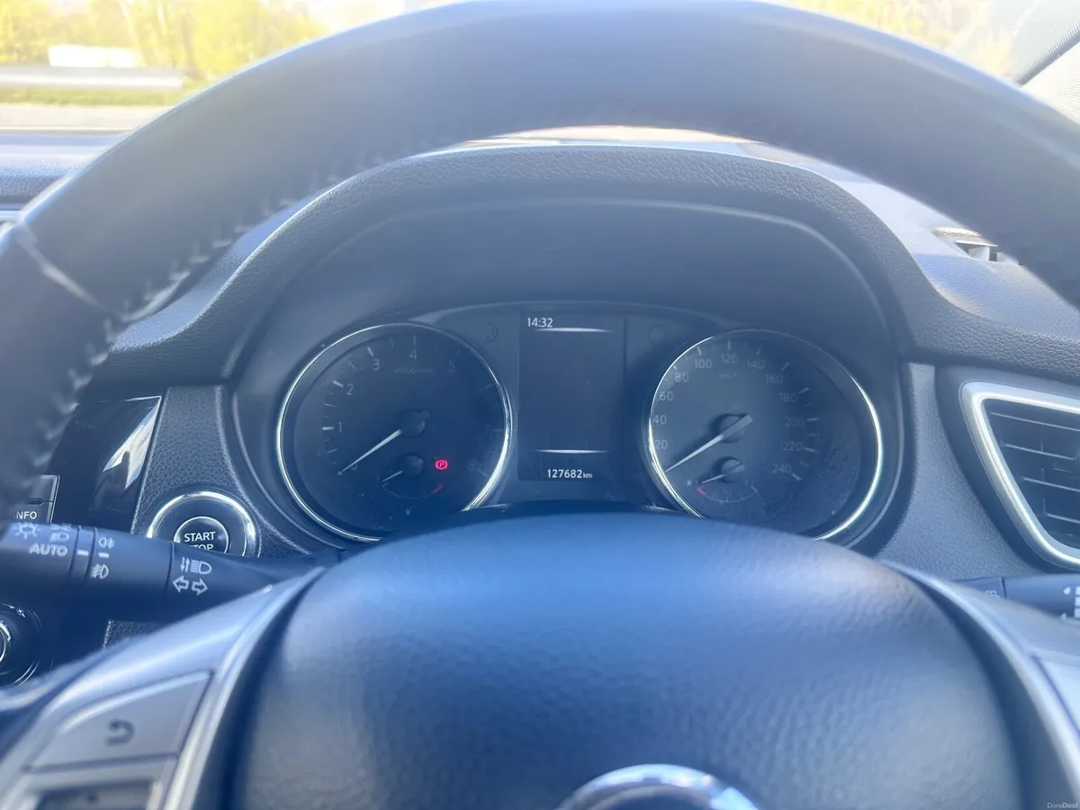 2015 Nissan Qashqai 1.2 DIG-T N-TEC - Image 5