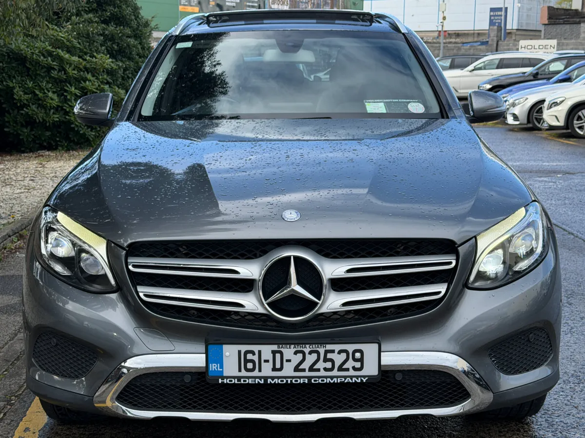 2016 Mercedes-Benz GLC..4 MATIC..PAN ROOF..2 KEYS - Image 4