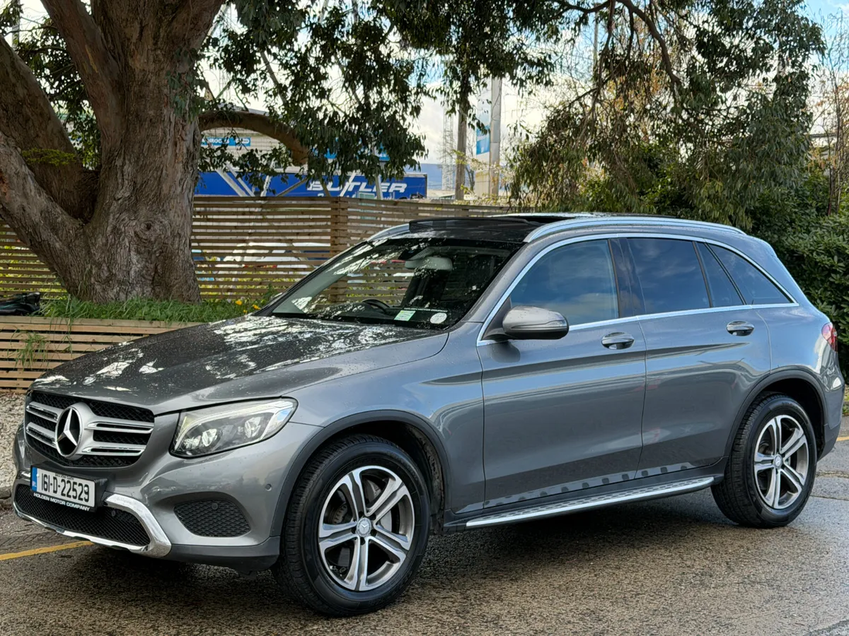 2016 Mercedes-Benz GLC..4 MATIC..PAN ROOF..2 KEYS - Image 3