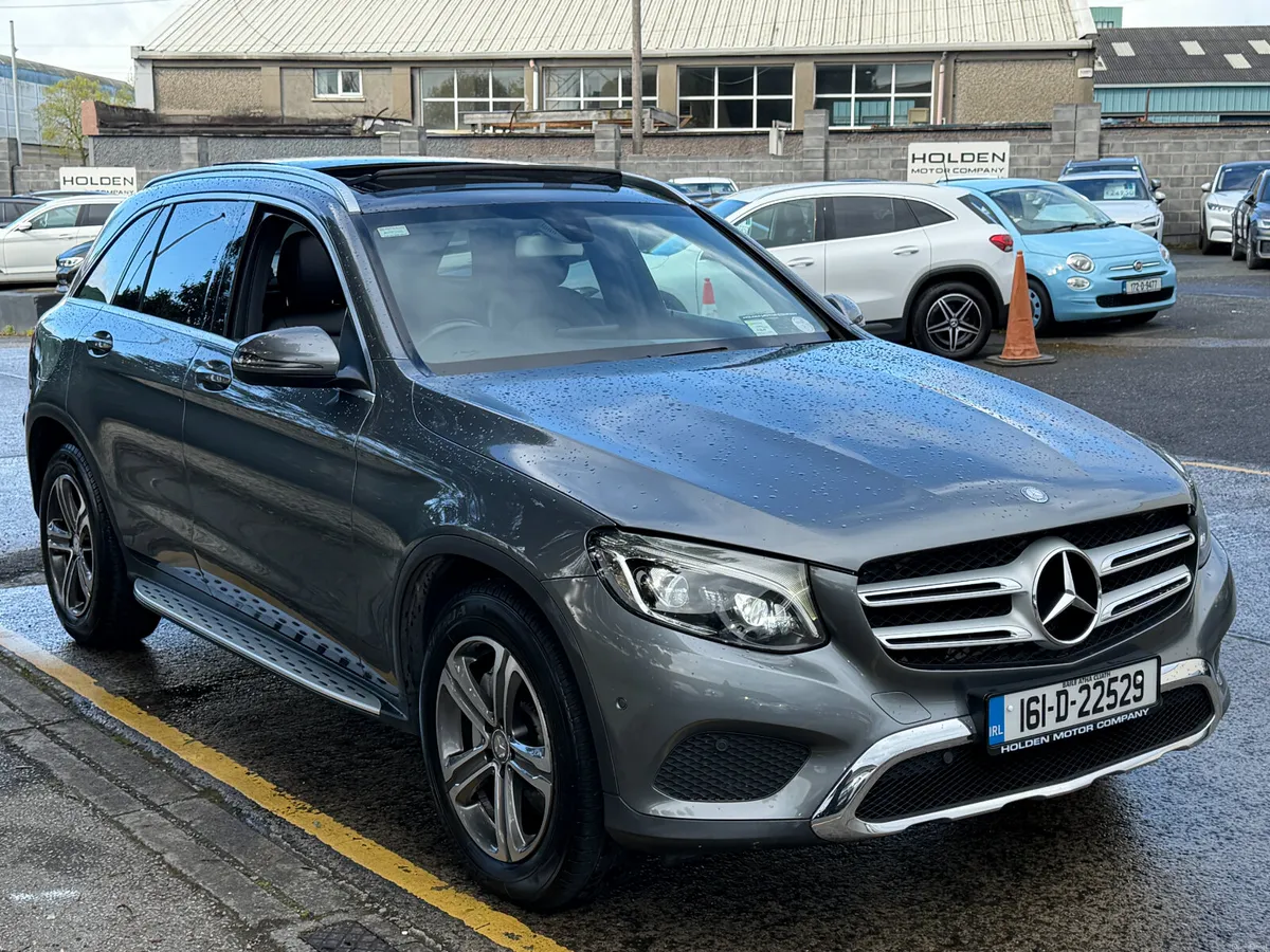 2016 Mercedes-Benz GLC..4 MATIC..PAN ROOF..2 KEYS - Image 5