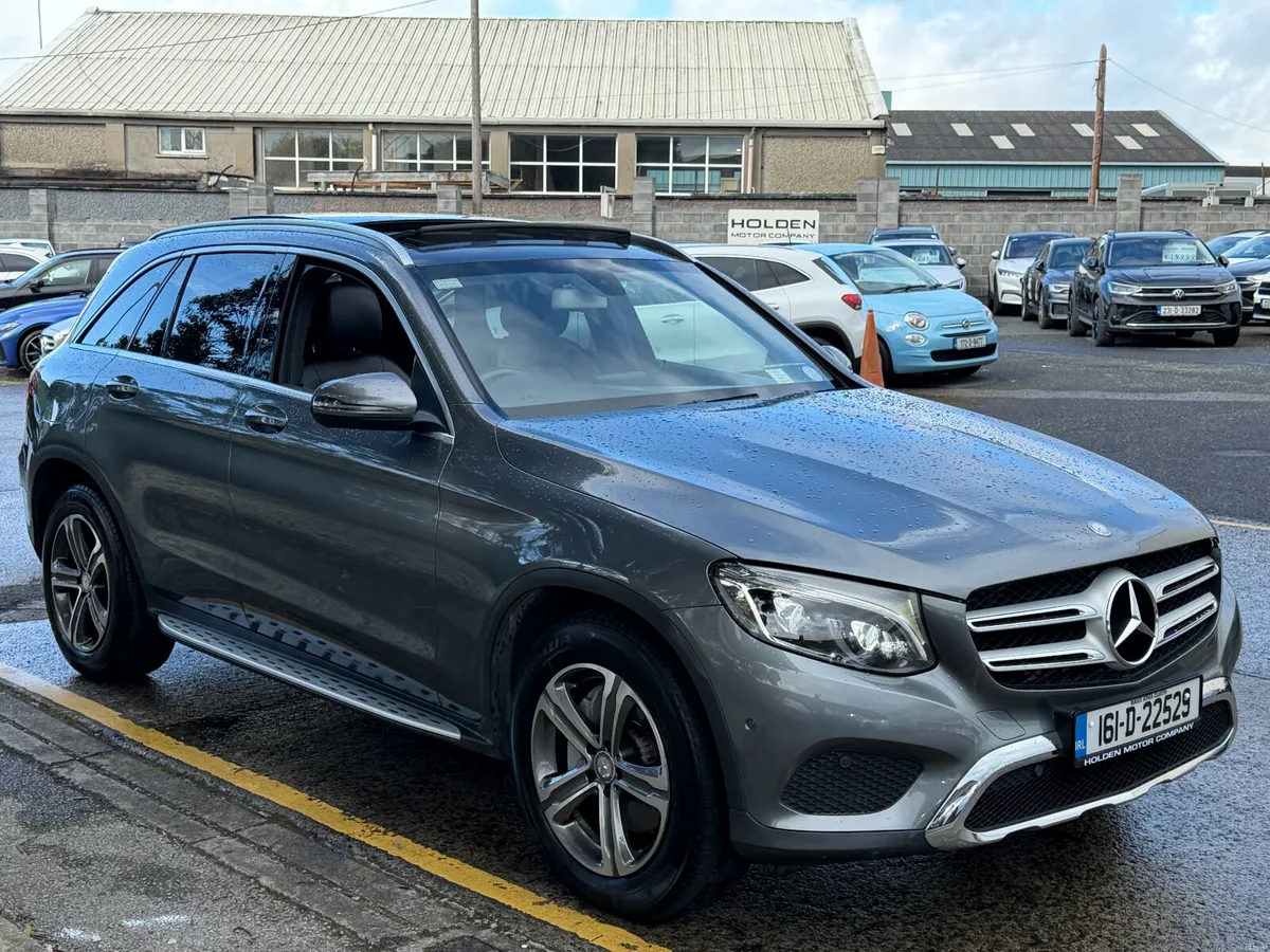 2016 Mercedes-Benz GLC..4 MATIC..PAN ROOF..2 KEYS - Image 6