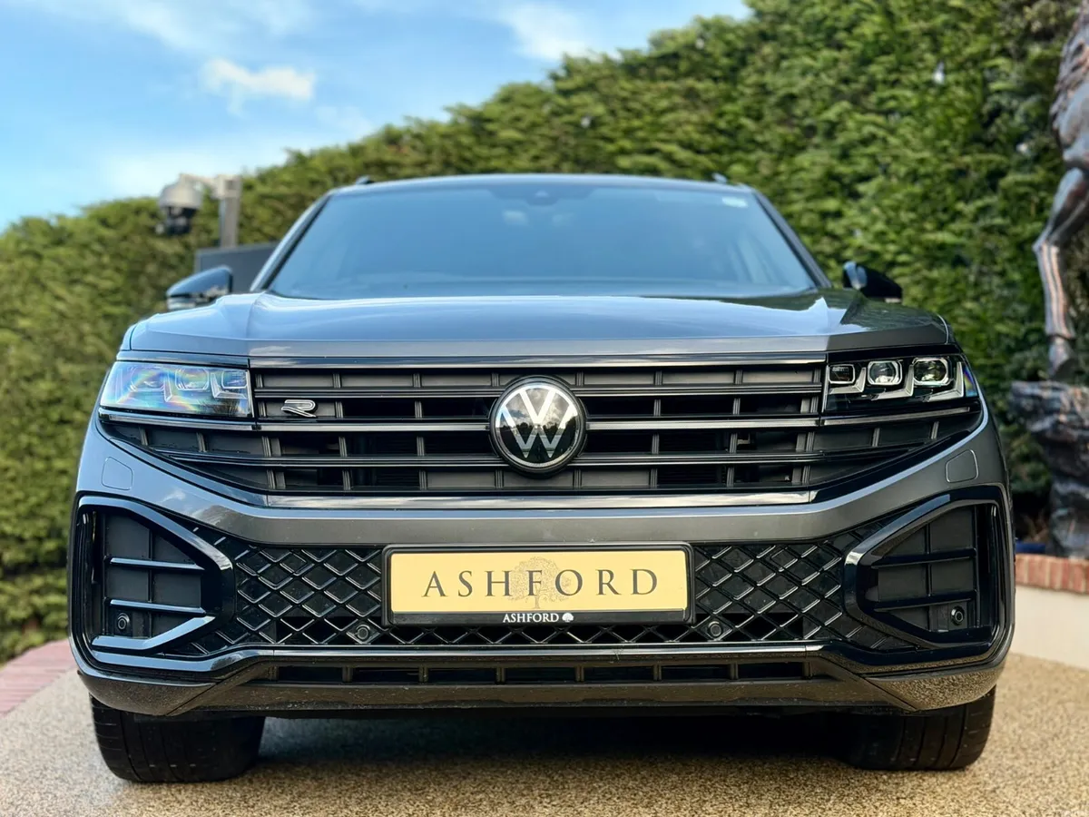 2025 VW TOUREG CREWCAB WITH VAT AS NEW - Image 2