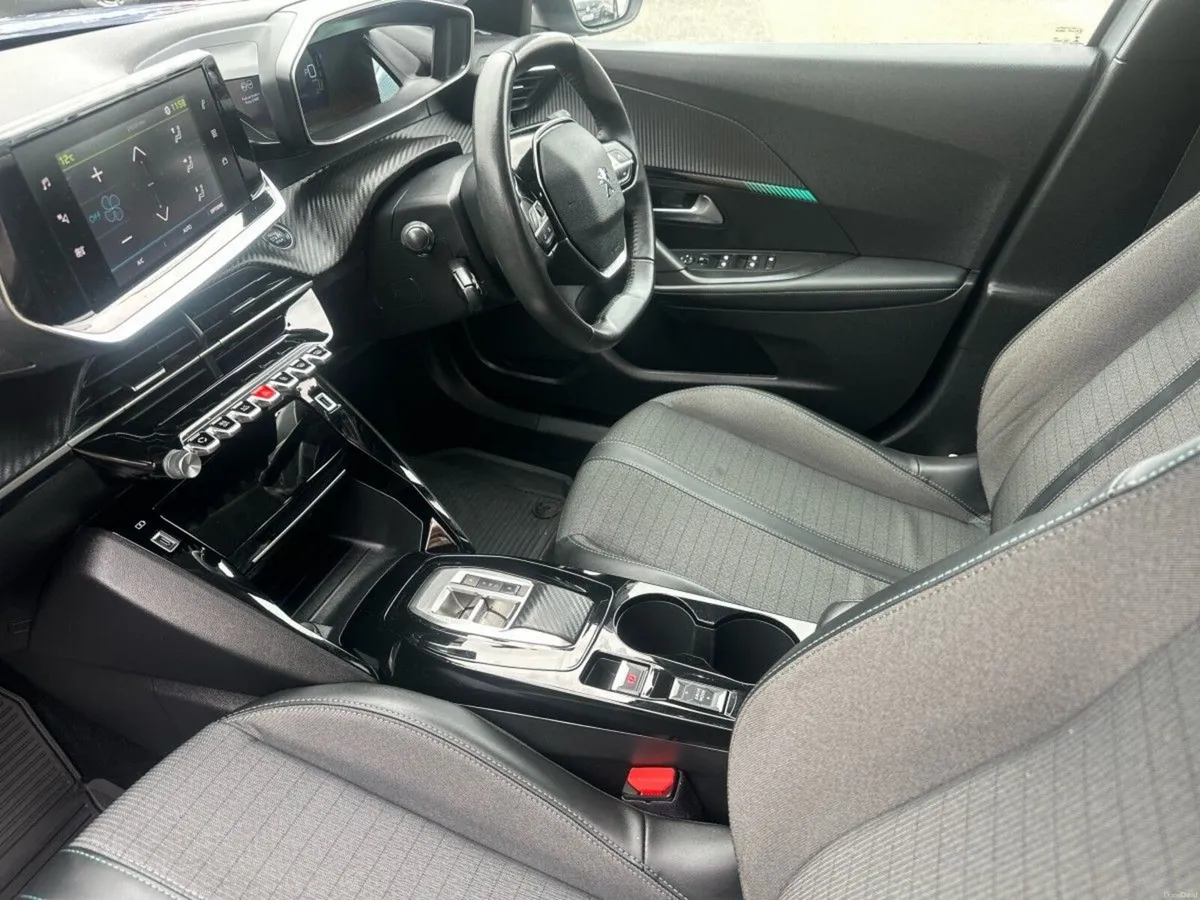 Peugeot 2008 ALLURE ELECTRIC 136HP(50 kWh) - Image 3