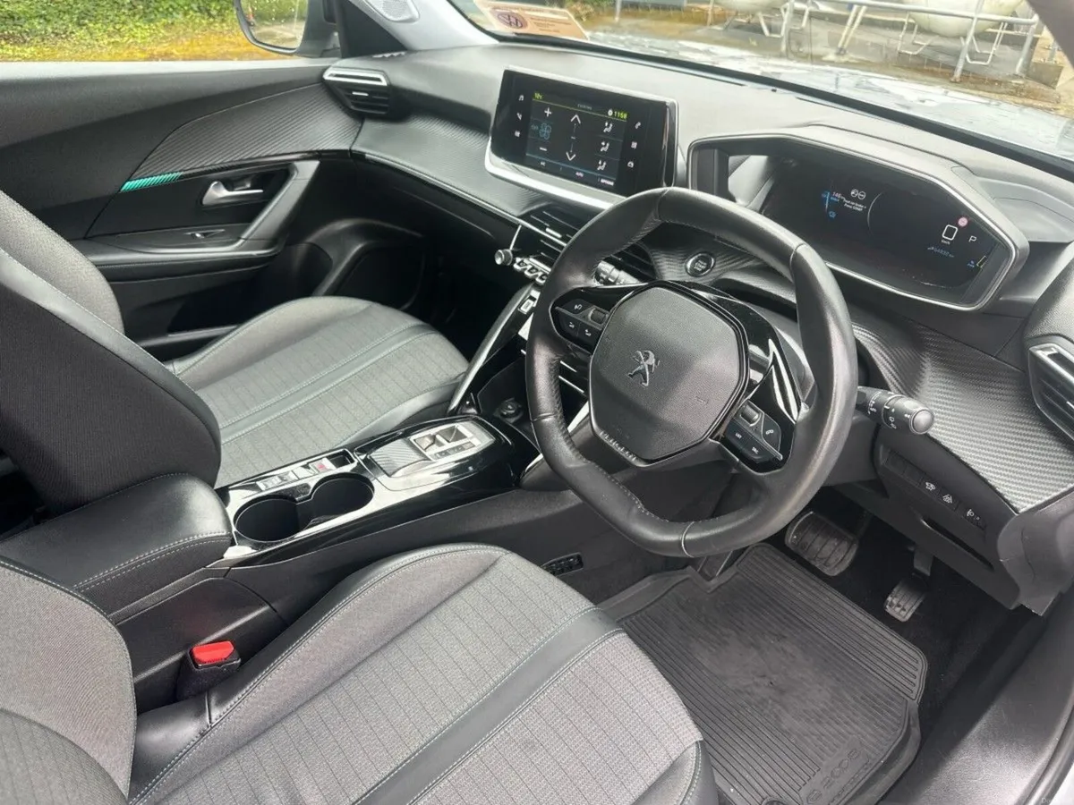 Peugeot 2008 ALLURE ELECTRIC 136HP(50 kWh) - Image 6