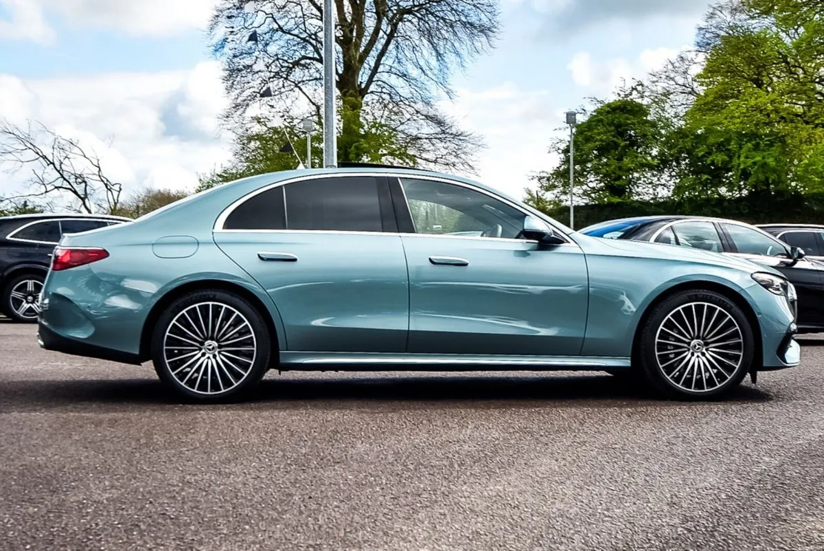 Mercedes-Benz E-Class E300de AMG Premium Plus 328b - Image 4