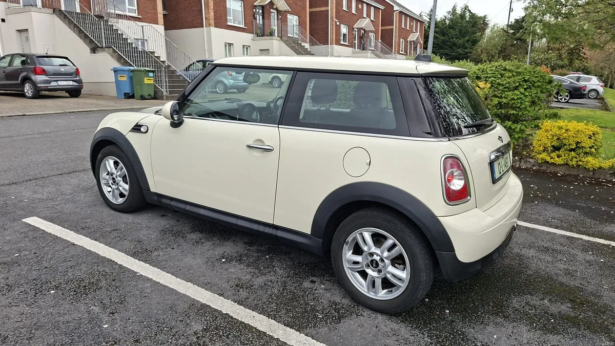 2012 mini one only 124 km - Image 2