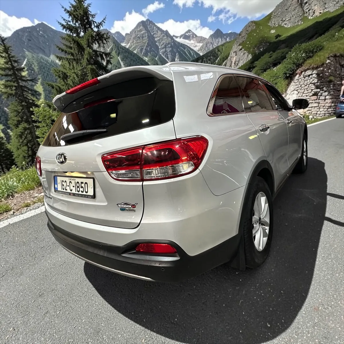 Kia Sorento Platinum 2WD Leather *Priced to Sell* - Image 2