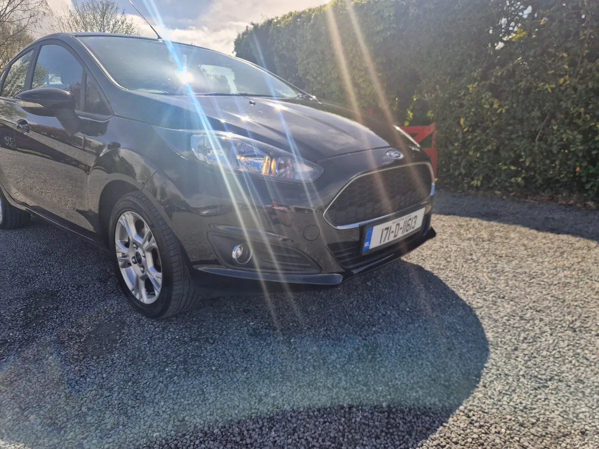 Ford Fiesta 1.25 Zetec 2017 - Image 2