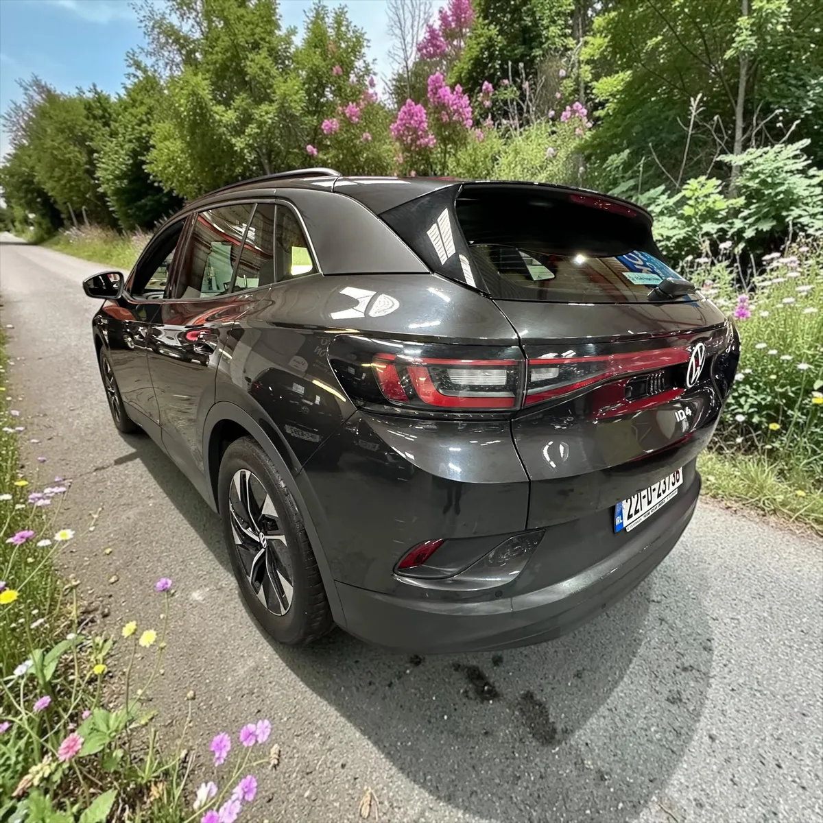 2022 Volkswagen ID.4  LIFE 77kWh 204HP - Image 2