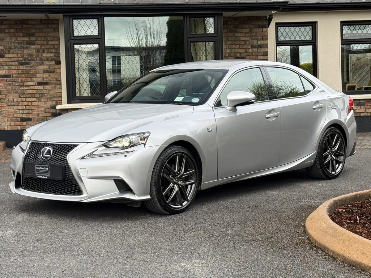Stunning *1 Owner* Lexus IS300H F-Sport! - Image 3