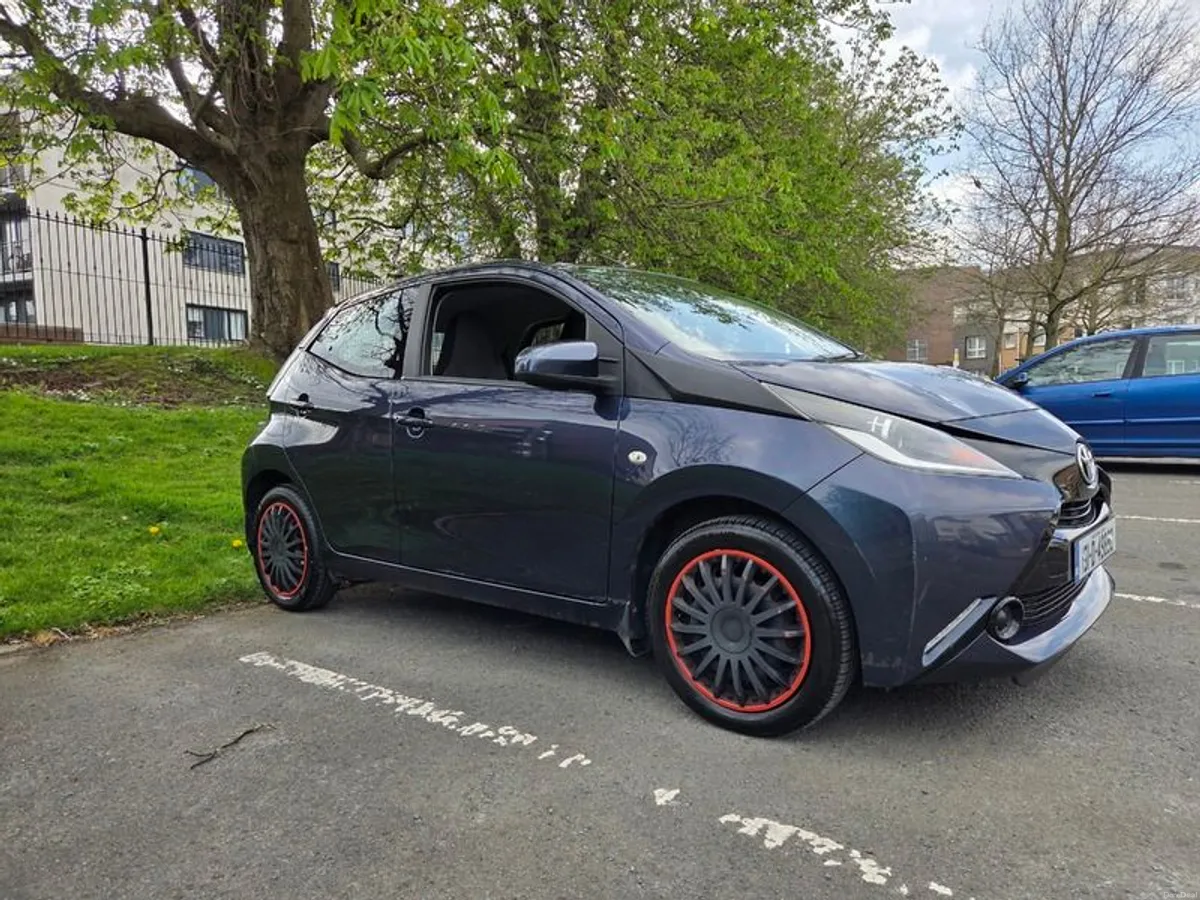2015 Toyota AYGO - Image 2