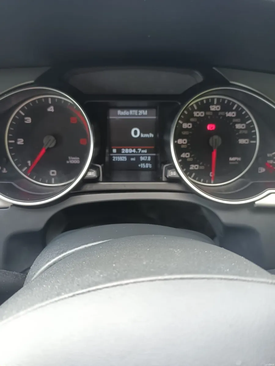 2010 Audi a5 - Image 2