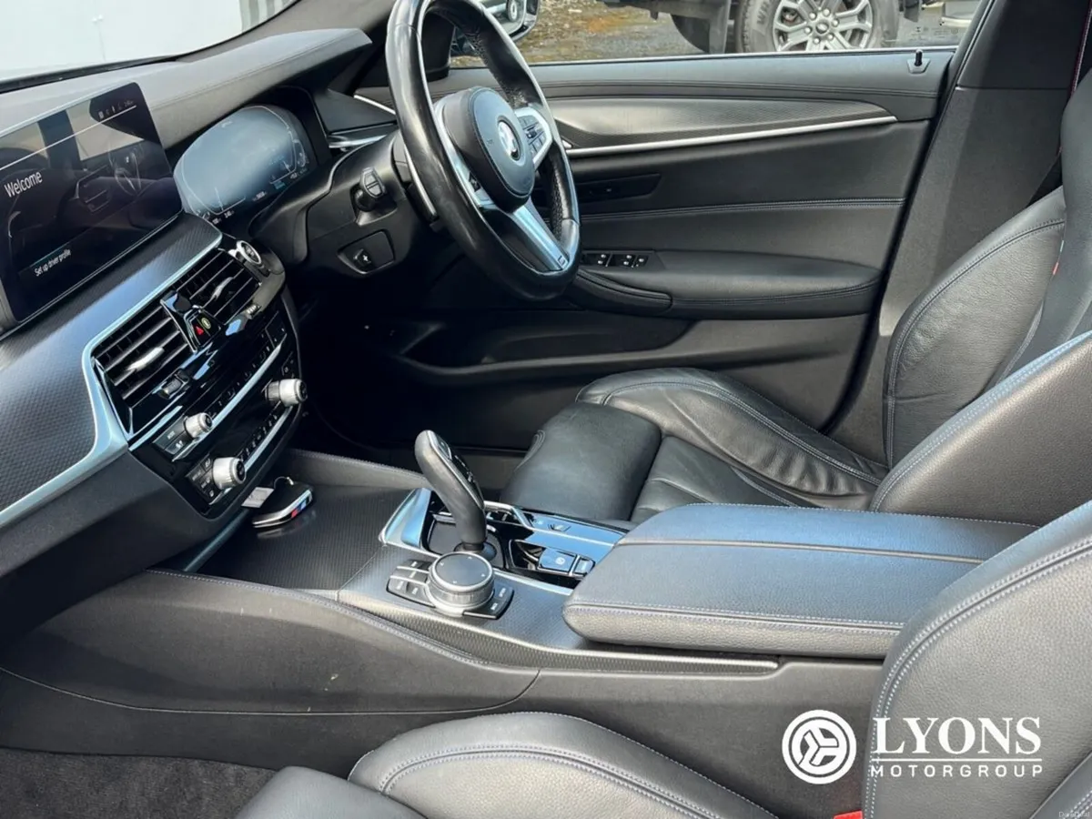 BMW 5-Series 545e xDrive M Sport Edition - Image 3