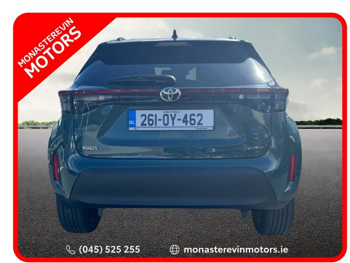 Toyota Yaris Cross LUNA SPORT MON 4DR - Image 4