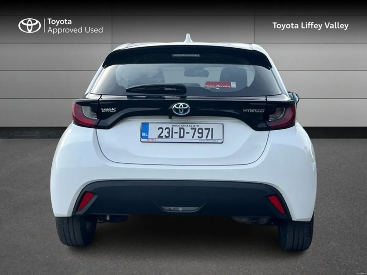 Toyota Yaris 1.5 HYBRID LUNA 4DR AUTO - Image 4