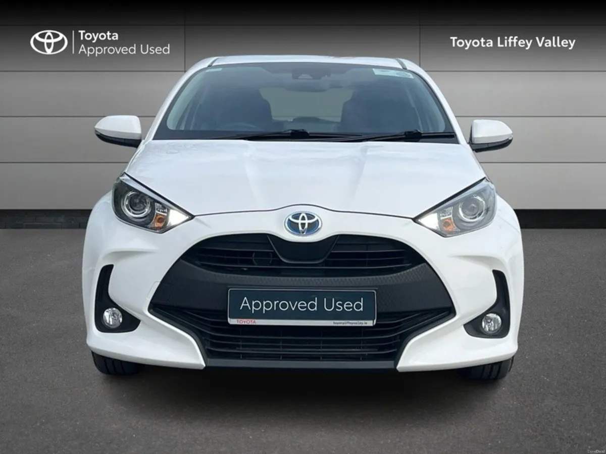 Toyota Yaris 1.5 HYBRID LUNA 4DR AUTO - Image 5