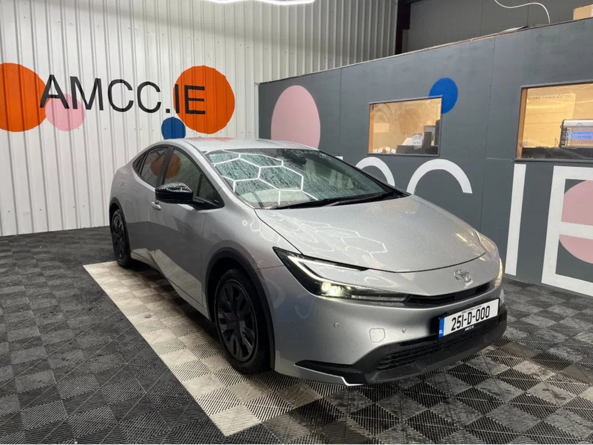 Toyota Prius 2025 TOYOTA PRIUS X 1.8 AUTOMATIC / C - Image 1