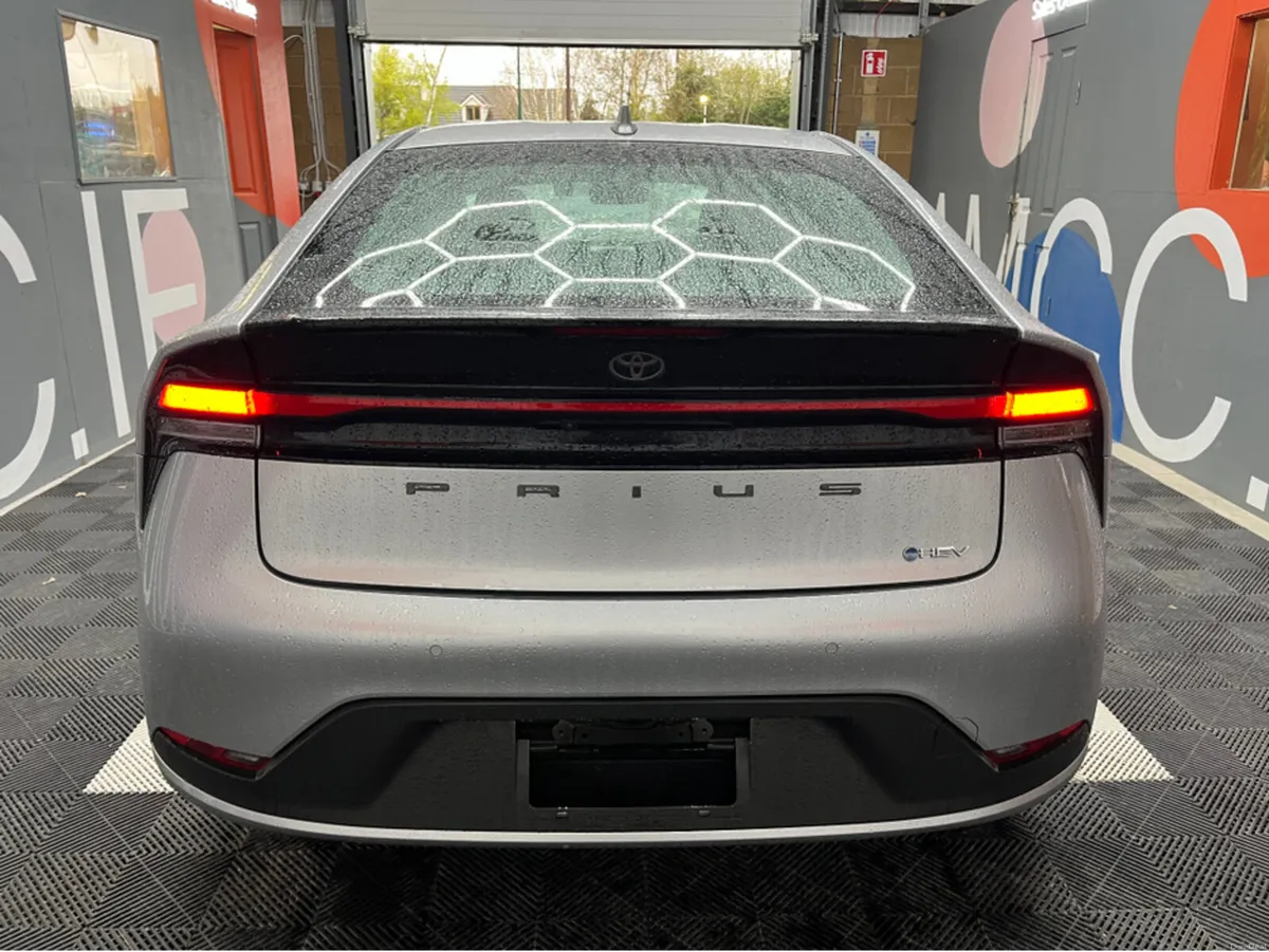 Toyota Prius 2025 TOYOTA PRIUS X 1.8 AUTOMATIC / C - Image 3