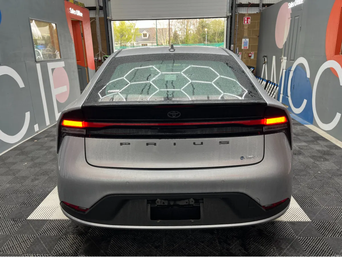 Toyota Prius 2025 TOYOTA PRIUS X 1.8 AUTOMATIC / C - Image 3
