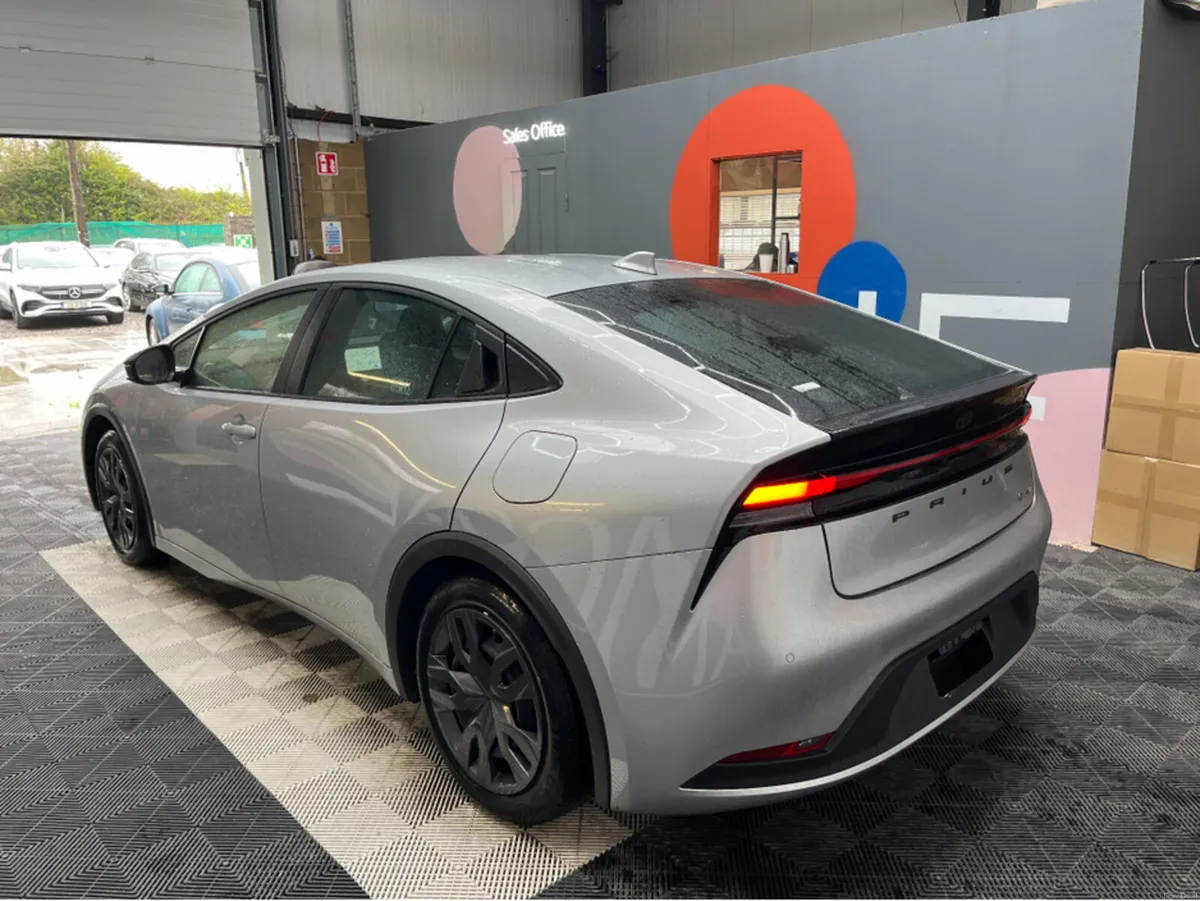 Toyota Prius 2025 TOYOTA PRIUS X 1.8 AUTOMATIC / C - Image 4