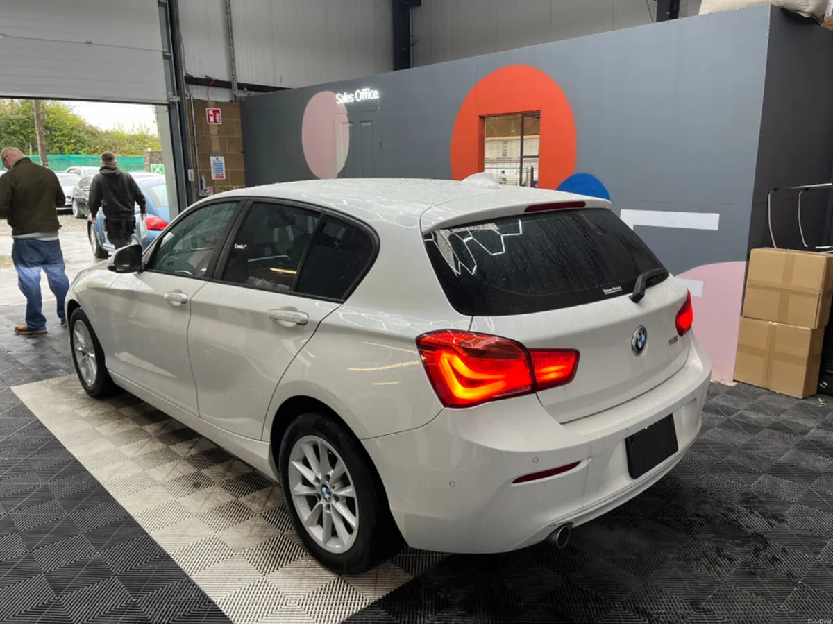 BMW 1-Series 2018 BMW 118I STYLE 1.5 AUTOMATIC / C - Image 3