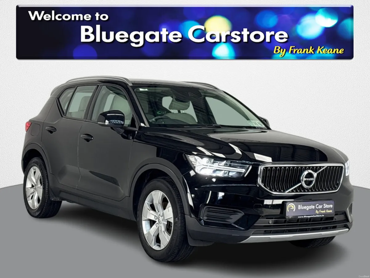 Volvo XC40 T3 MOMENTUM 5DR - Image 1