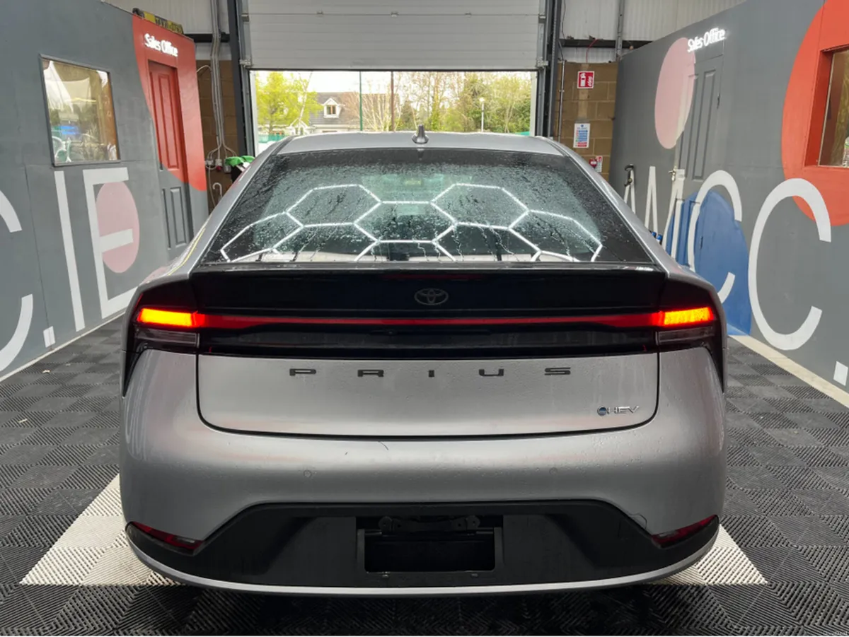 Toyota Prius 2025 TOYOTA PRIUS X 1.8 AUTOMATIC / C - Image 3