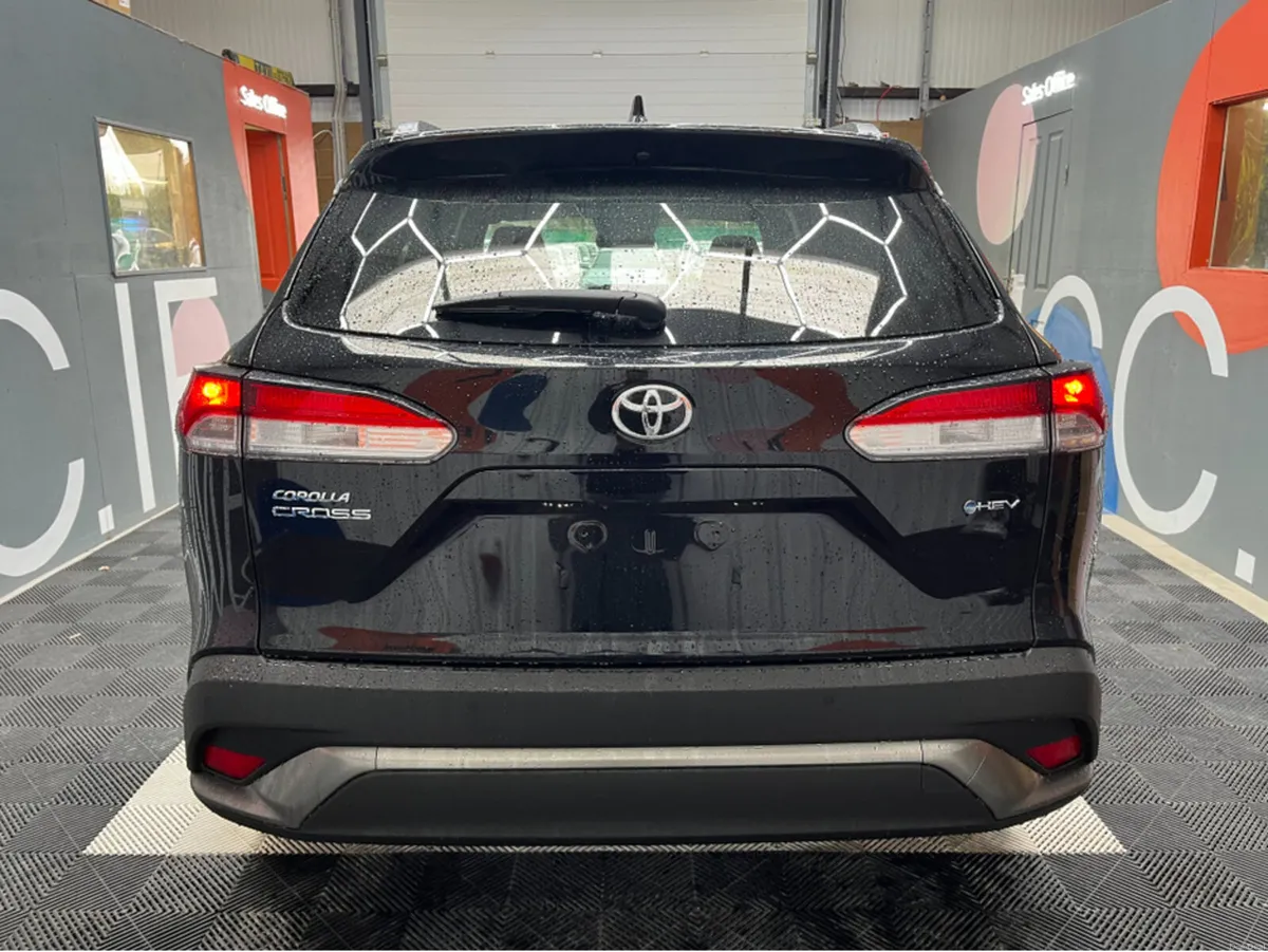 Toyota Corolla Cross €33950 2024 TOYOTA COROLLA CR - Image 3