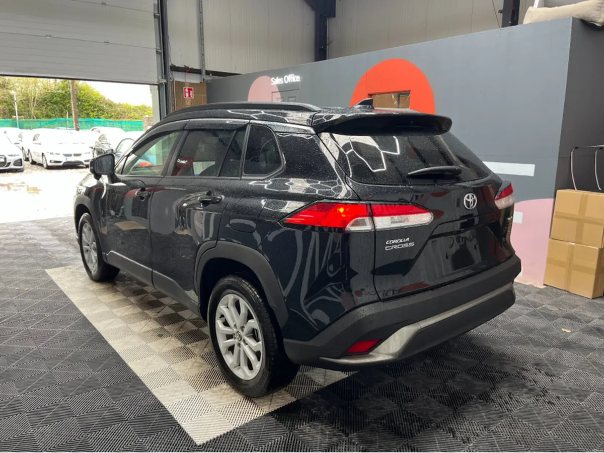 Toyota Corolla Cross €33950 2024 TOYOTA COROLLA CR - Image 4